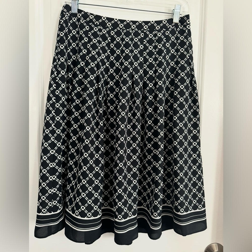 Elegant Black and White Patterned Skirt
